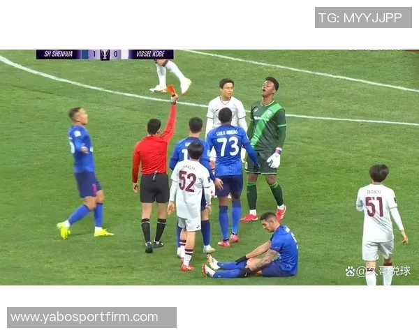 广岛球员失误送机会米内罗头球被解围路易斯补射遗憾中柱 广岛球员失误送机会米内罗头球被解围路易斯补射遗憾中柱