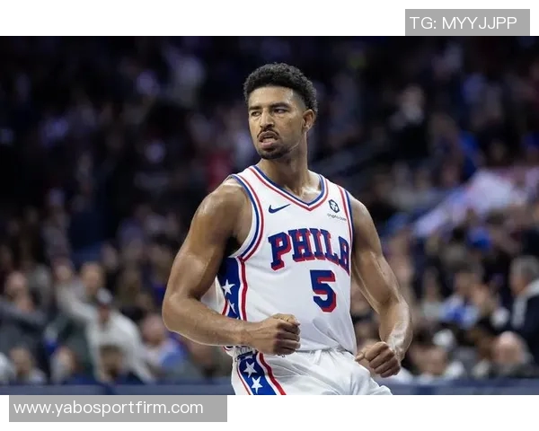 格莱姆斯回应后卫线拥挤问题强调加速比赛节奏提升球队表现