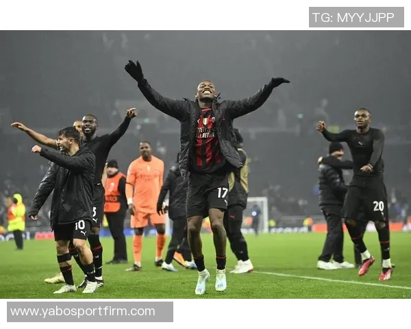 莱奥独自训练备战国脚们周四前全员归队助力米兰 莱奥独自训练备战国脚们周四前全员归队助力米兰