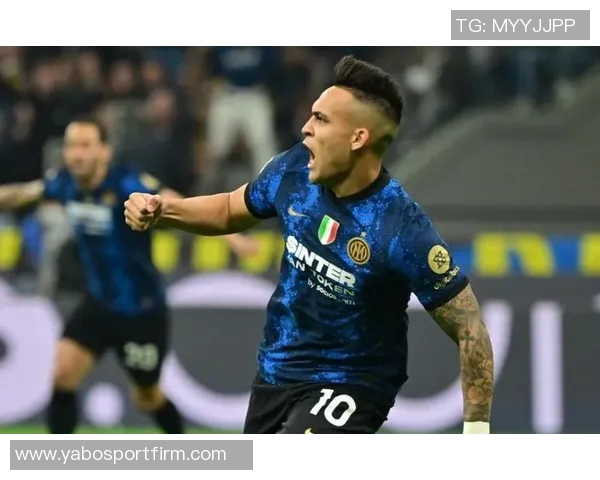 国米瞄准21岁热那亚后卫库菲计划替代邓弗里斯加强防线 国米瞄准21岁热那亚后卫库菲计划替代邓弗里斯加强防线