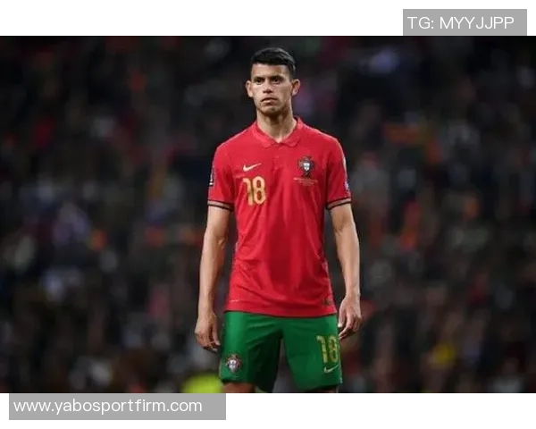 哈维亲自颁奖葡萄牙小将马特乌斯米德荣获U17世界杯金球奖