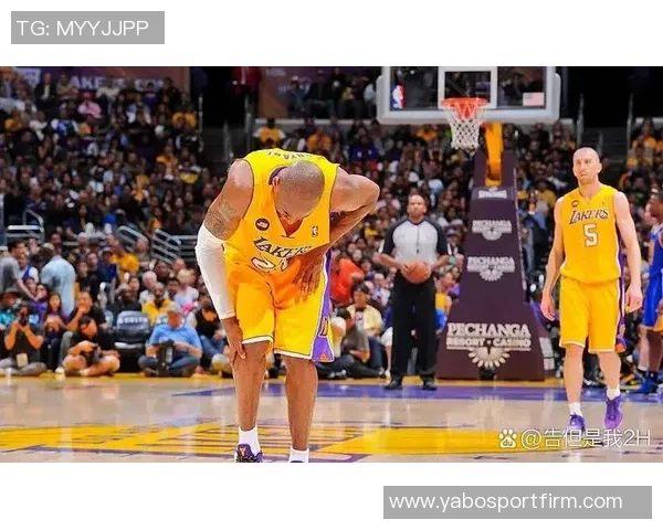 克莱深情寄语利拉德了解他的挑战与坚持期待他强势回归的信心