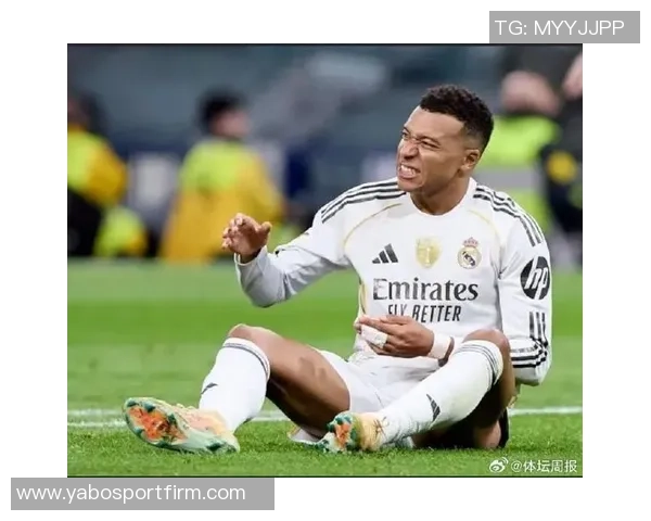 姆巴佩左膝不适与手指骨折仍执意出战展现求战决心