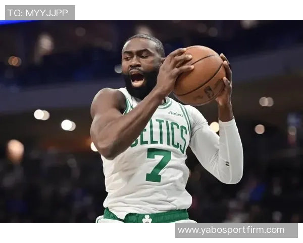 杰伦布朗尽管罚球失误七次仍砍下34分8篮板7助攻3盖帽表现惊艳