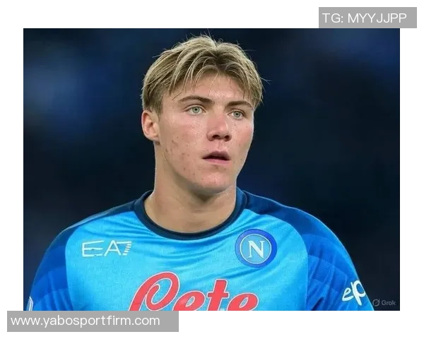 丹麦主帅赞霍伊伦在那不勒斯表现出色队友们乐于给予支持与帮助