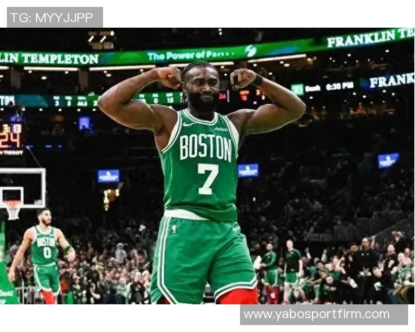 杰伦布朗强调季前赛首战防守重要性全力提升比赛节奏